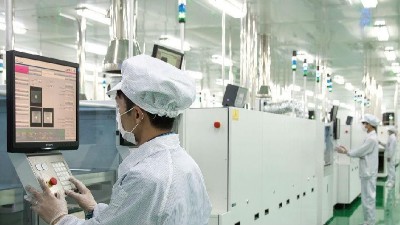 高温高湿试验箱对<i style='color:red'>光伏组件</i>PID测试的必要性